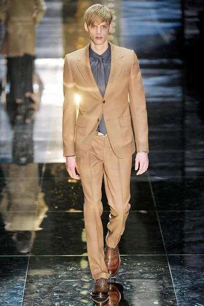 Look 2
